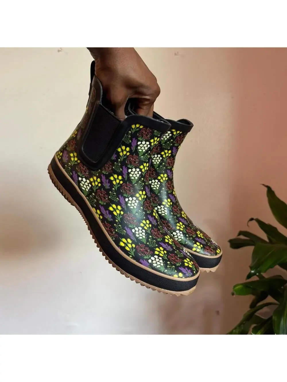 Western Chief Floral cottagecore Chelsea Rain Boots Womens US 8